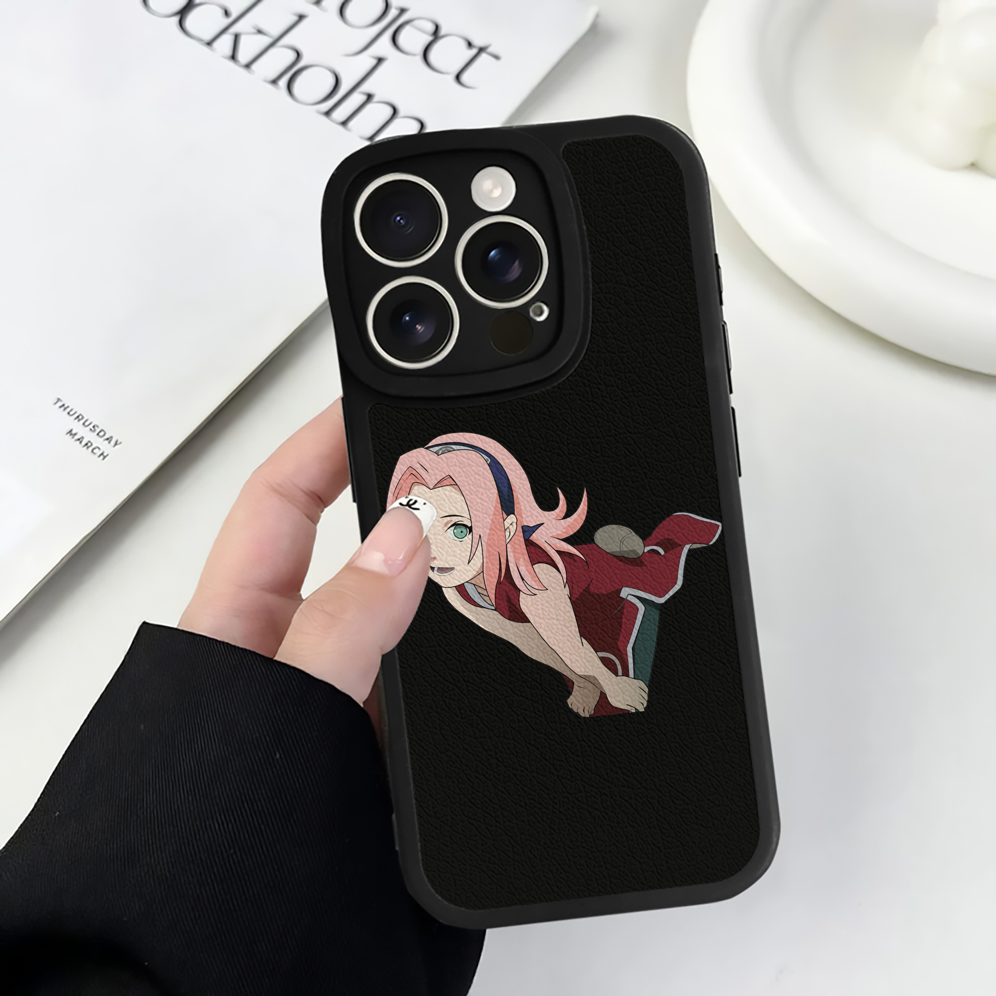 （画像用） NARUTO -ナルト- 春野サクラ Haruno Sakura 【iPhone 16シリーズ対応】シリコンスマホケース（レザー調） 材質：シリコン